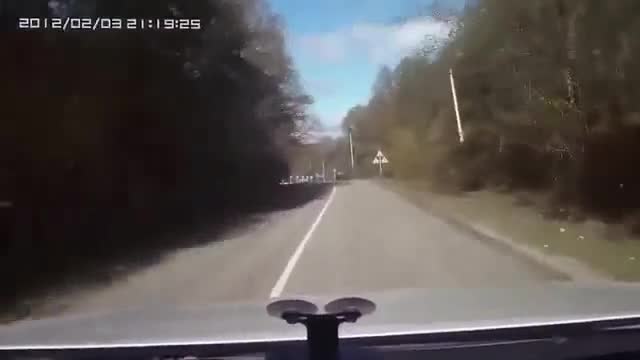 Руснаци изхвърчат през моста!!!