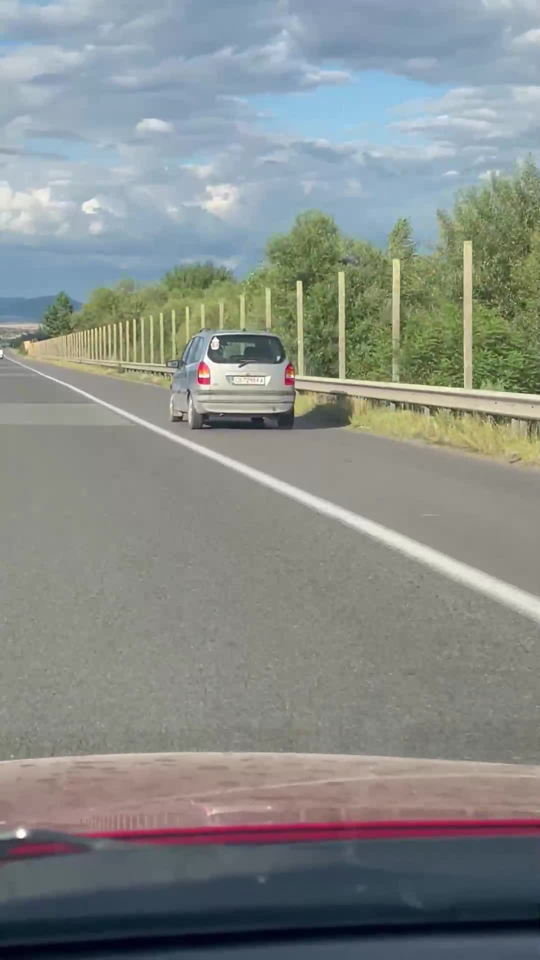 Шофиране в аварийна лента на АМ “Хемус”