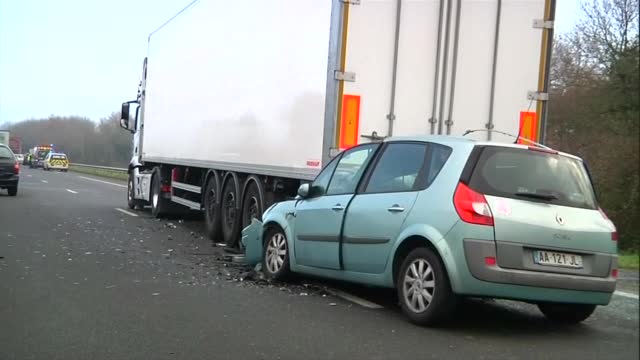 40 автомобила се удариха във Франция, петима загинаха