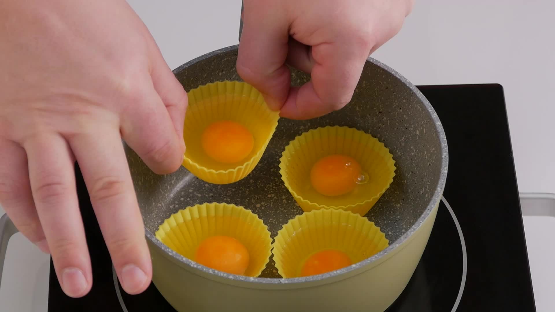 Бързи поширани яйца