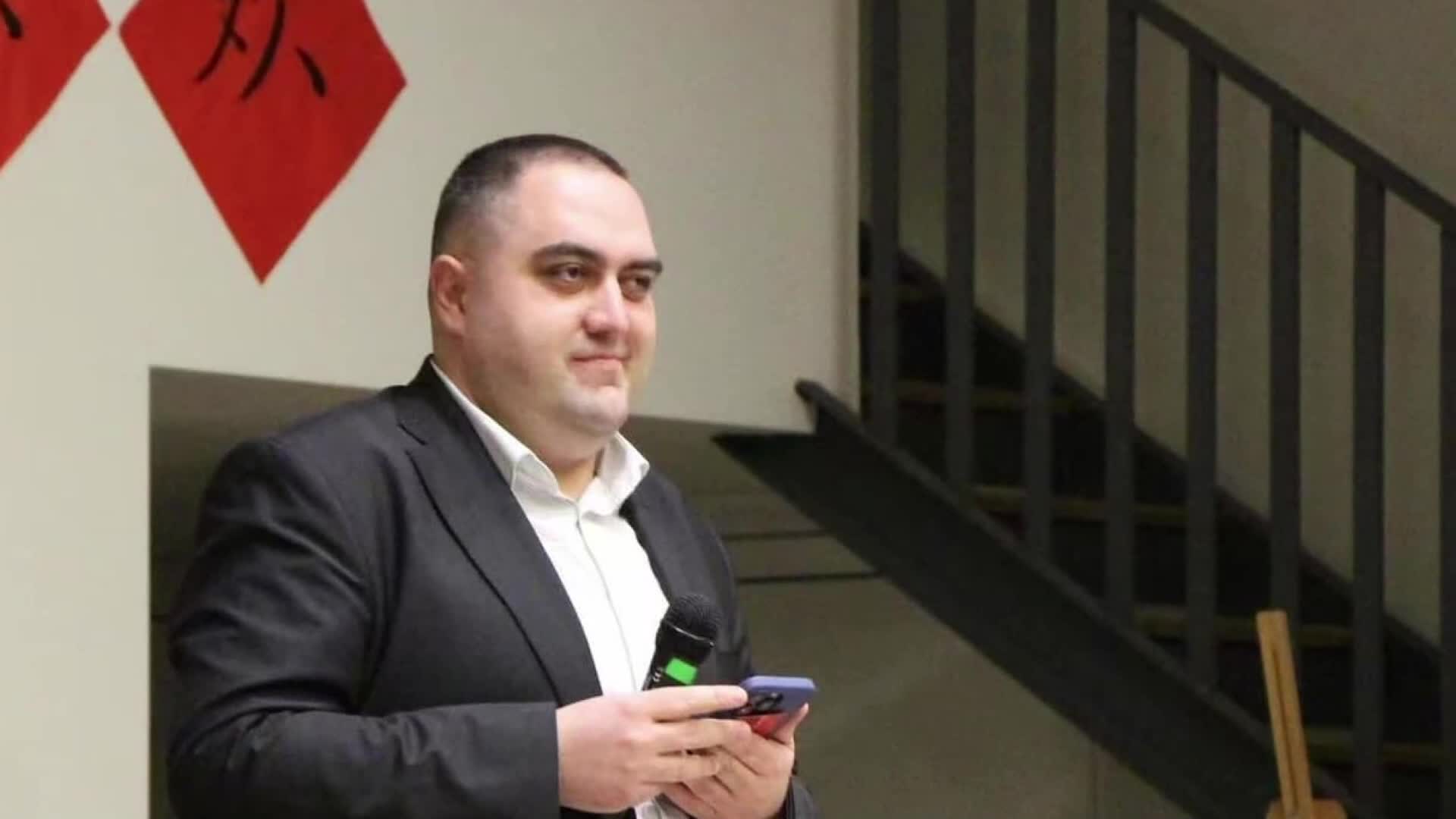 След скандала с назначение: Отстраняват Александър Евтимов и от поста зам.-директор на 141 ОУ