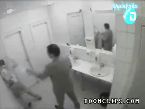 Една причина ДА НЕ ПУШИТЕ В ТОАЛЕТНАТА