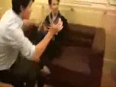 (превод)joe Jonas watched Taylor Swift ot Ellen !! (funny)
