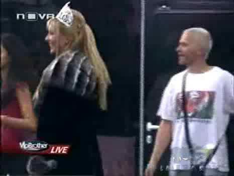 Влизаненето на тъпата мис България във Vip Brother 3