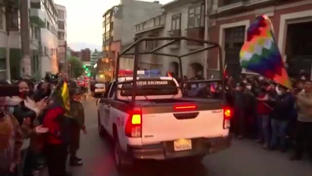 В Боливия беше задържан водач на опозиционната десница, избухнаха протести