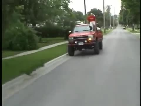 Така става като се правиш на гъзар 