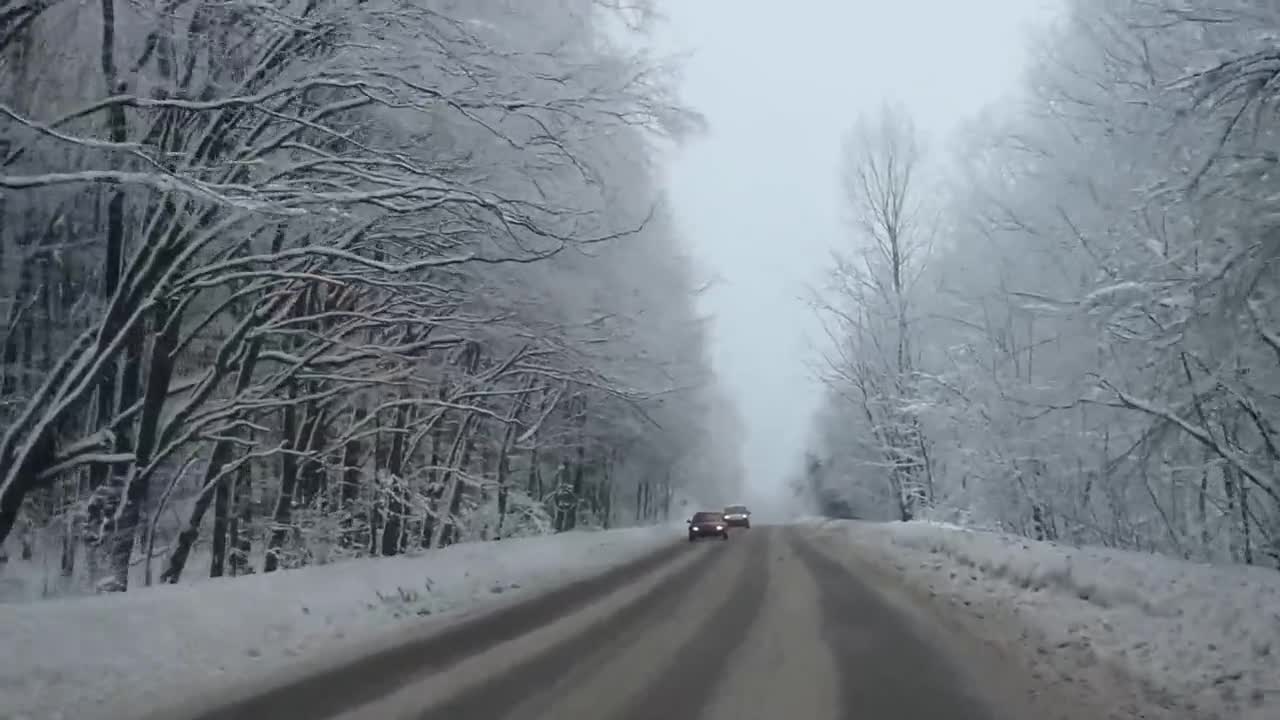 Заснежен е пътят Разград-Търговище