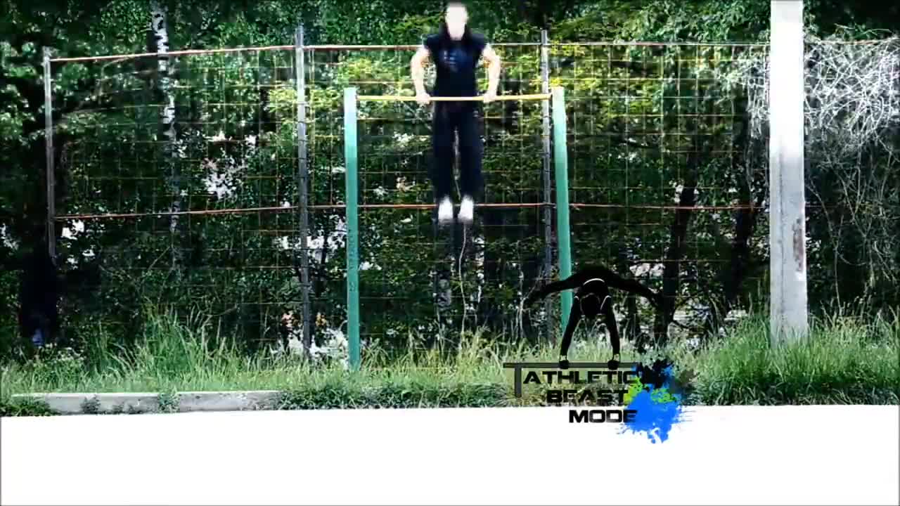 16 - годишно момче показва добри умения на лостовете