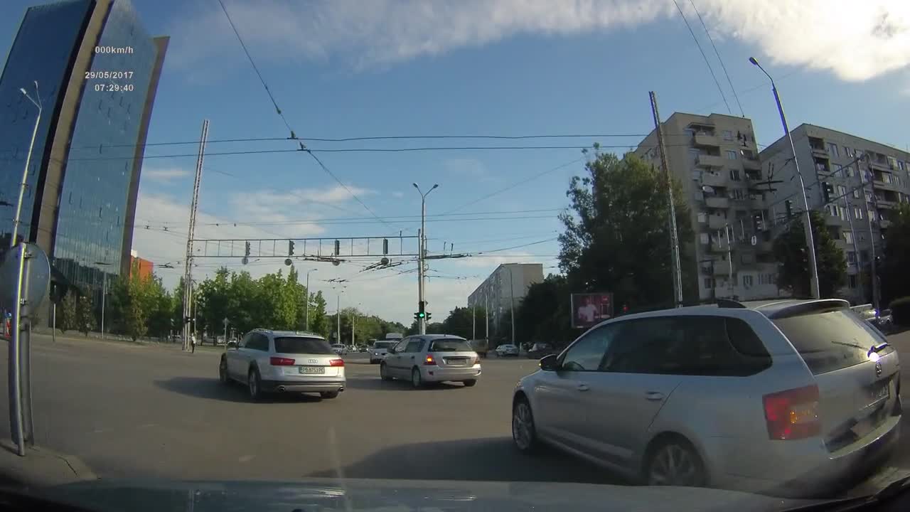 Първи на светофара